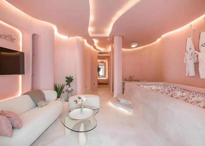 Le Boudoir Iconic 4 Guests Cannes